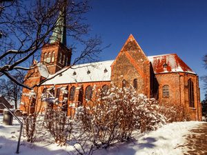 Kirche Bergen – kirchlich heiraten auf Rügen an der Ostsee | Hochzeitsportal Rügen