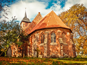 Kirche Landow – kirchlich heiraten auf Rügen an der Ostsee